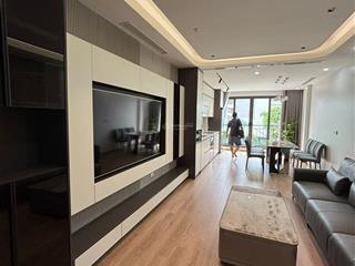 Hot! trung tâm quận cầu giấy 6 tầng thang máy  full nội thất  cách phố chỉ vài bước chân.