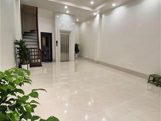 Tòa văn phòng 9 tầng  lô góc  gần sân vận động mỹ đình  khu phân lô  ô tô tải tránh thang máy.