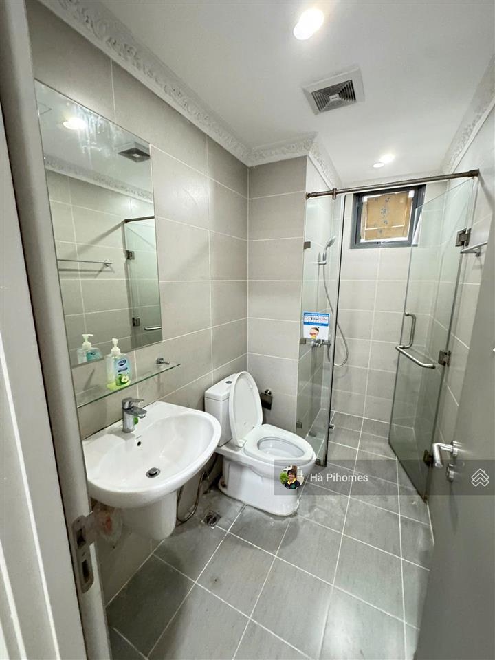 Cho thuê văn phòng kết hợp ở officetel hàng hiếm dt sàn 117m2 tại the gold view, bến vân đồn