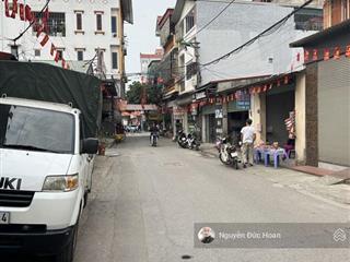 Ô tô tránh, lô góc 3 thoáng, kinh doanh sầm uất, tiện ích đầy đủ, dân cư đông đúc, tiềm năng lớn.