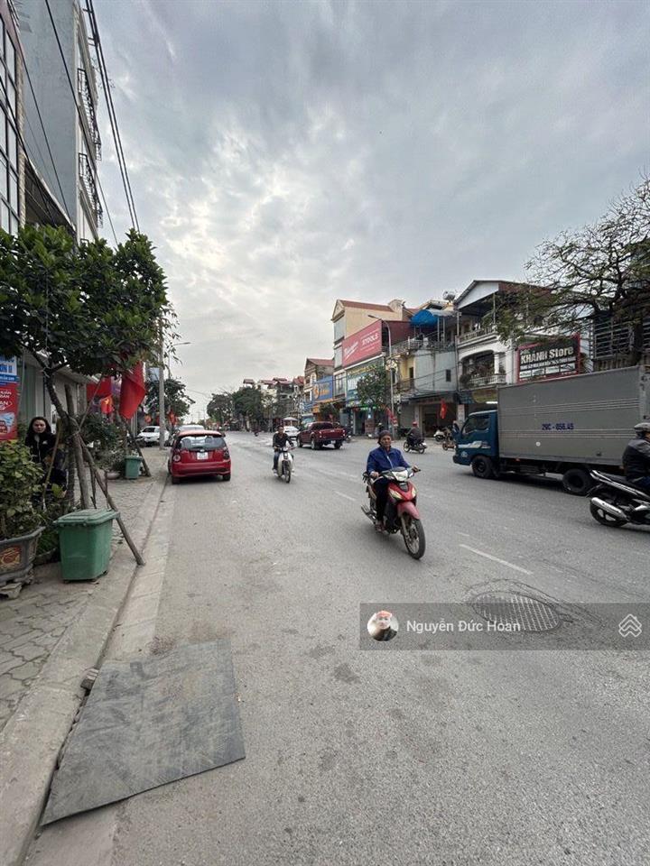 Ô tô tránh, lô góc 3 thoáng, kinh doanh sầm uất, tiện ích đầy đủ, dân cư đông đúc, tiềm năng lớn.