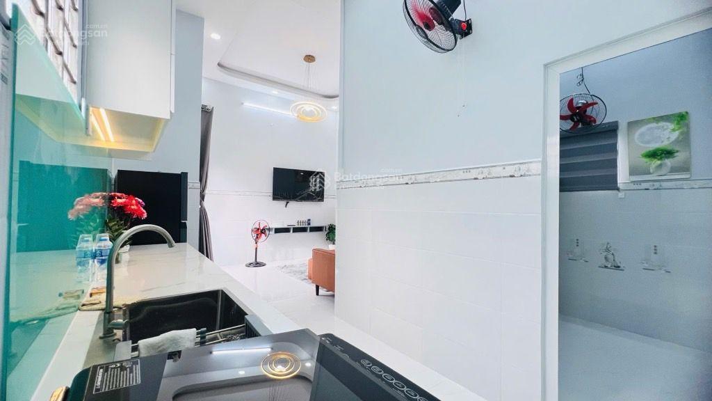 Bán nhà khu 20 thước, quận 4 giá tốt 5 tỷ