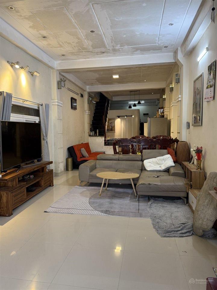 Chủ hiền như cô giáo nên bán gấp homestay giá chỉ 6 tỷ 3 mà được nguyên căn 4 tầng luôn á trời