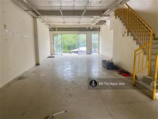 Cho thuê shophouse valora 1 trệt 2 lầu 1 sân thượng mizuki chỉ 25 triệu/tháng