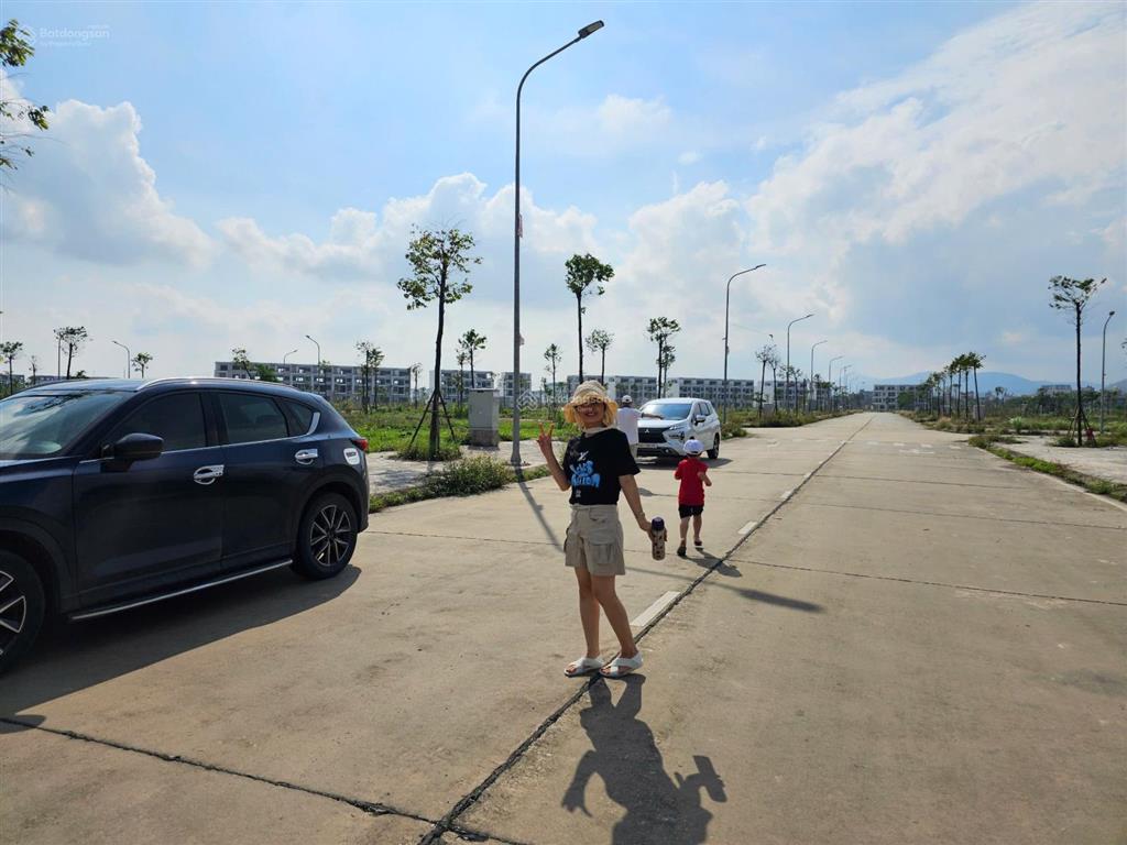 Chính chủ cắt lỗ lô góc  cổng trường học  trục thông kinh doanh sổ đỏ