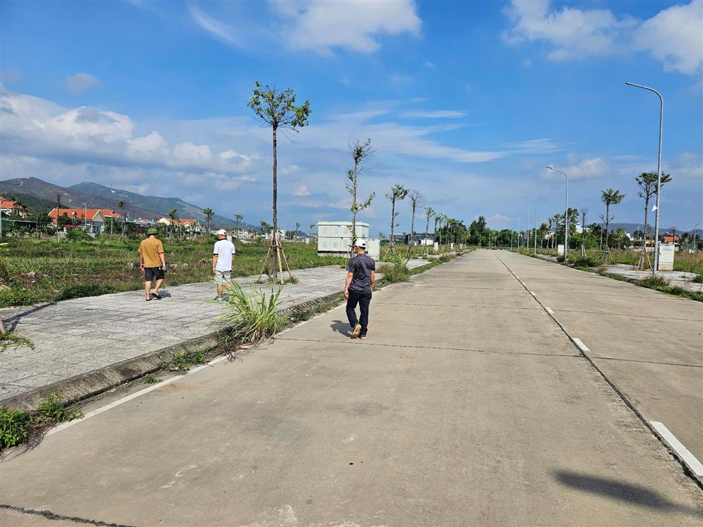 Tìm chính chủ cần bán  nhận kí gửi đất nền feli city uông bí