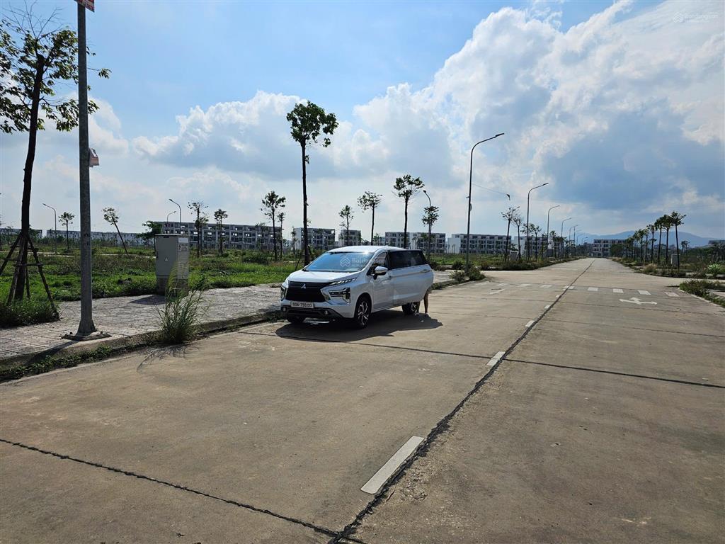 Góc 2 mặt tiền, đối diện trường học, có sổ đỏ giá 1xtr/m2