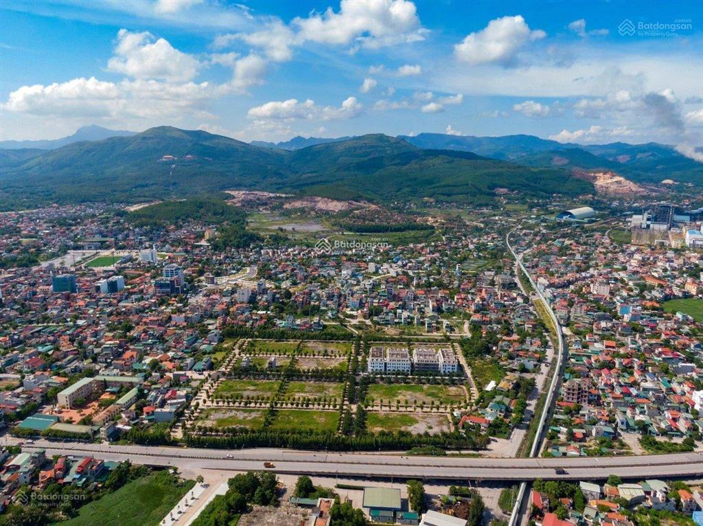 Cắt lỗ nền căn góc trục chính đường lạc trung, rộng 20m siêu đẹp của dự án