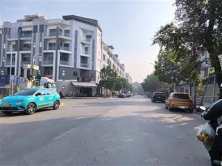 Thượng thanh  ngõ thông  sát chợ  60m2 mt 4m  c4  cách 10m ra ô tô  7,5 tỷ