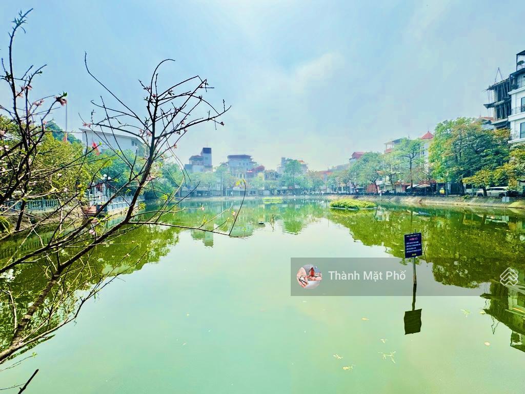 Bán bồ đề, 100m2 mt5.8m 20.8 tỷ. mặt hồ, oto 7 chỗ.