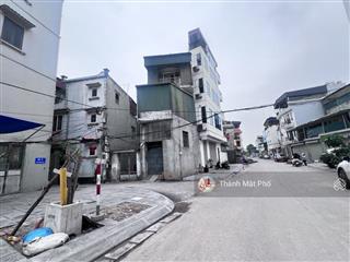 Bán nhà thượng thanh, long biên 70m2 4t 10.5 tỷ. nhà đẹp, ngõ thông, oto đỗ cửa