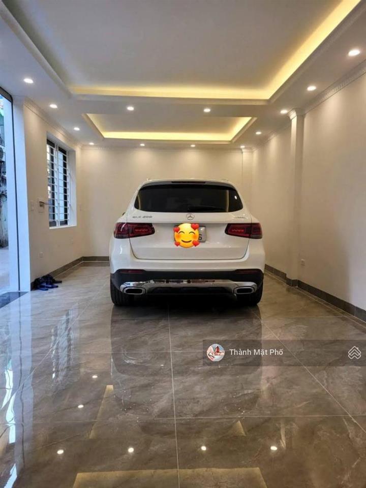 Bán nhà thạch bàn, long biên 65m2 6t 13.6 tỷ. nhà đẹp, gần hồ, thang máy, gara.