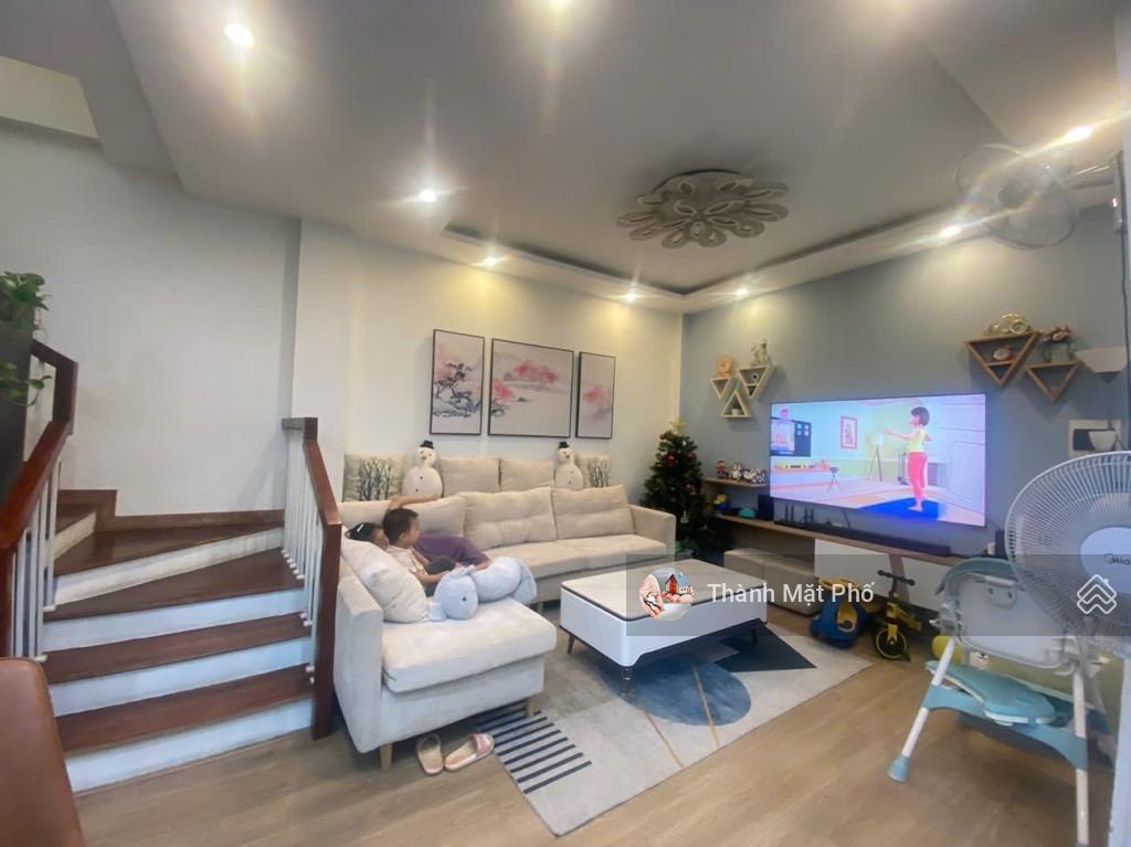 Bán nhà ngọc lâm, 56m2 4t 9.7 tỷ. nhà đẹp, gần phố.