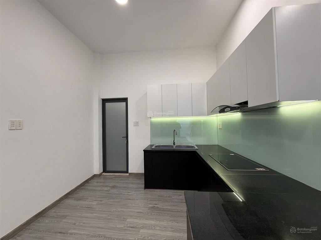 Bán nhà mới 4 tầng ngang khủng 5,3m đường lê hồng phong phường 1 quận 10