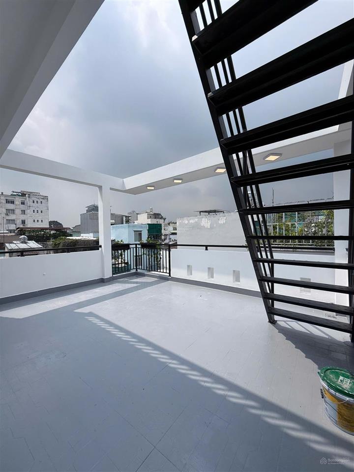 Bán nhà mới 4 tầng ngang khủng 5,3m đường lê hồng phong phường 1 quận 10