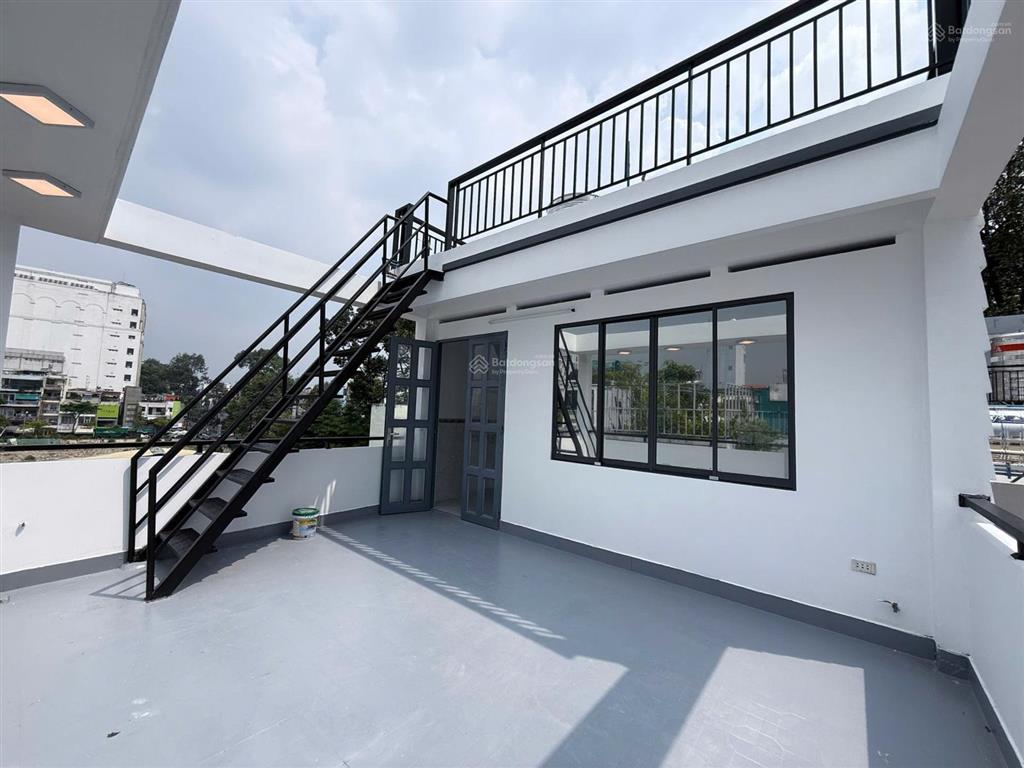 Bán nhà mới 4 tầng ngang khủng 5,3m đường lê hồng phong phường 1 quận 10