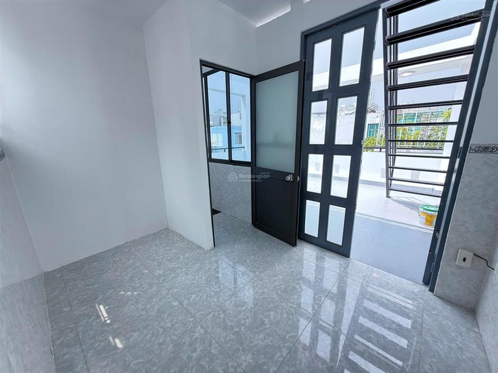 Bán nhà mới 4 tầng ngang khủng 5,3m đường lê hồng phong phường 1 quận 10