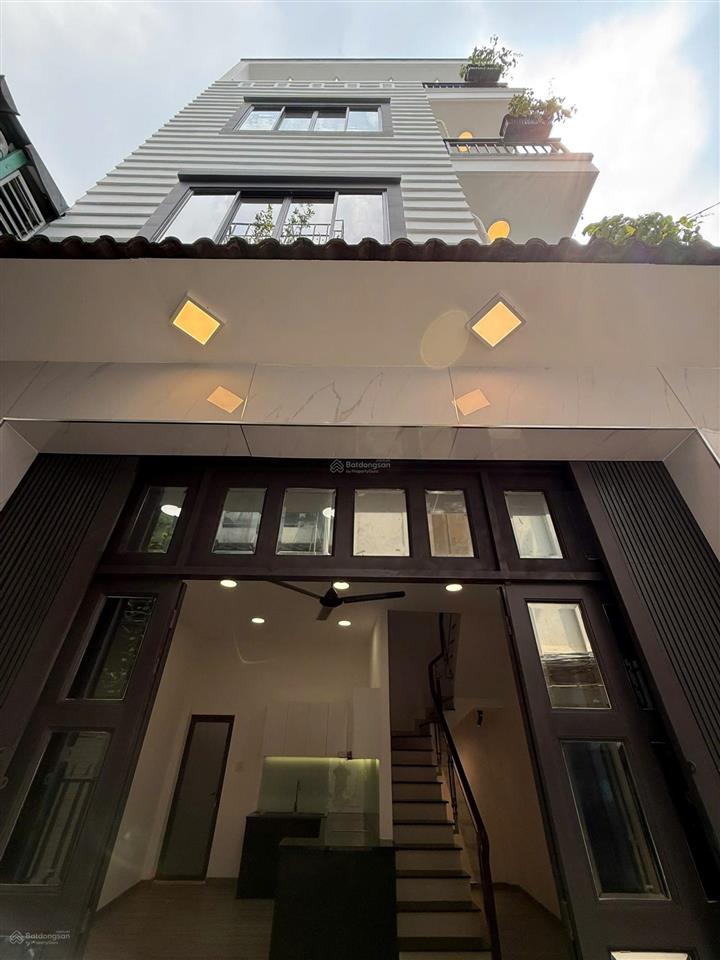 Bán nhà mới 4 tầng ngang khủng 5,3m đường lê hồng phong phường 1 quận 10