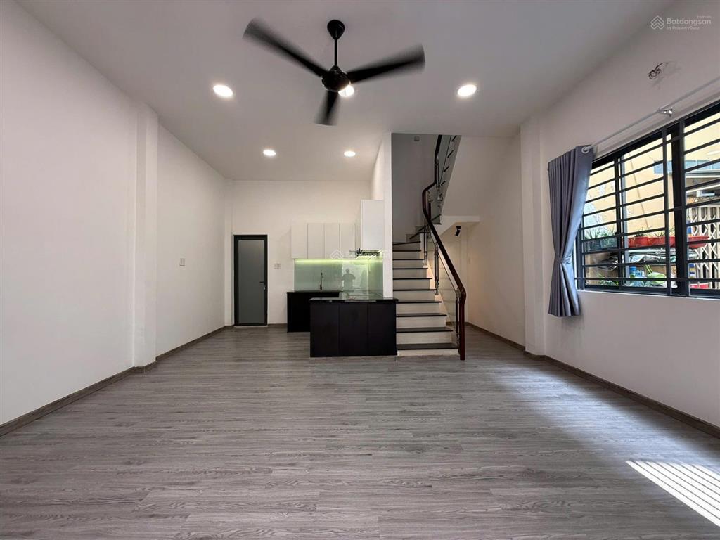 Bán nhà mới 4 tầng ngang khủng 5,3m đường lê hồng phong phường 1 quận 10