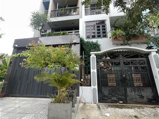 Chính chủ gửi bán,nhà 4 tầng,mặt tiền đường,kế bên phú mỹ hưng,q7,5x18m,chỉ 15 tỷ