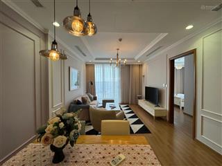 Cần bán căn hộ 2 ngủ tại vinhomes nguyễn chí thanh, 86m2, giá 9 tỷ để lại nội thất.  0975 034 ***
