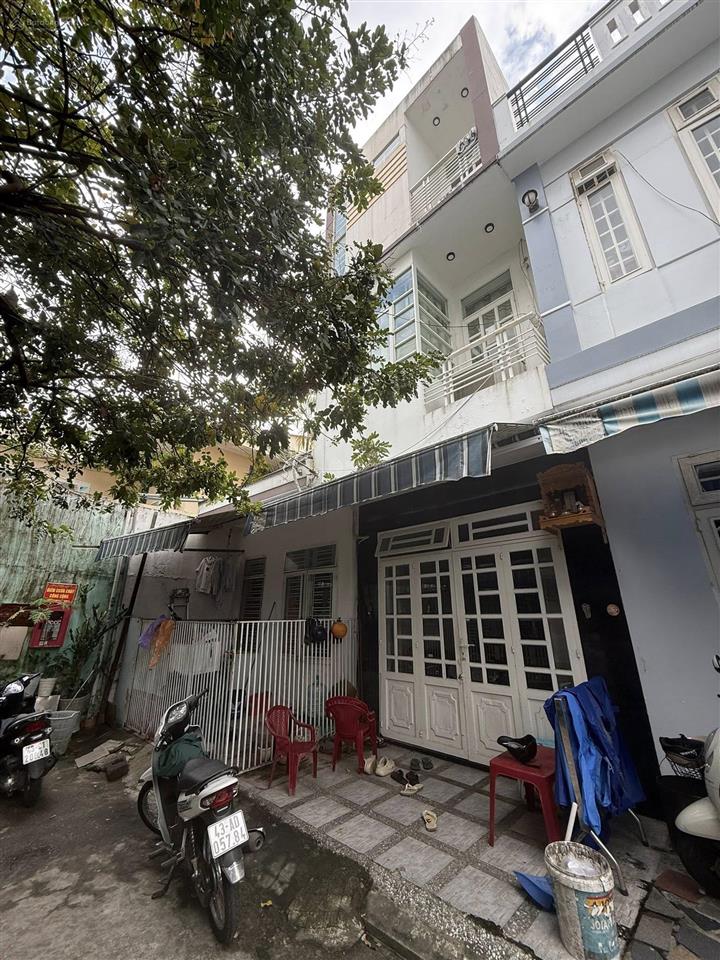 Mua 1 được 2, cặp nhà 3 tầng + nhà c4 gác lửng chỉ 6.45 tỉ, vừa ở vừa cho thuê, trung tâm thanh khê