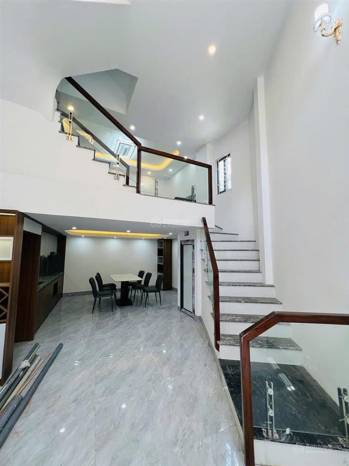 Cc gửi bán nhà cao viên, lô góc 2 thoáng, dân xây,dt42m4t giá 4ty3