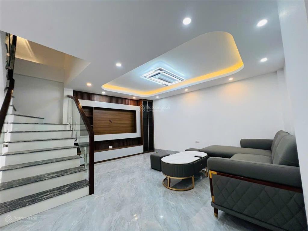 Cc gửi bán nhà cao viên, lô góc 2 thoáng, dân xây,dt42m4t giá 4ty3