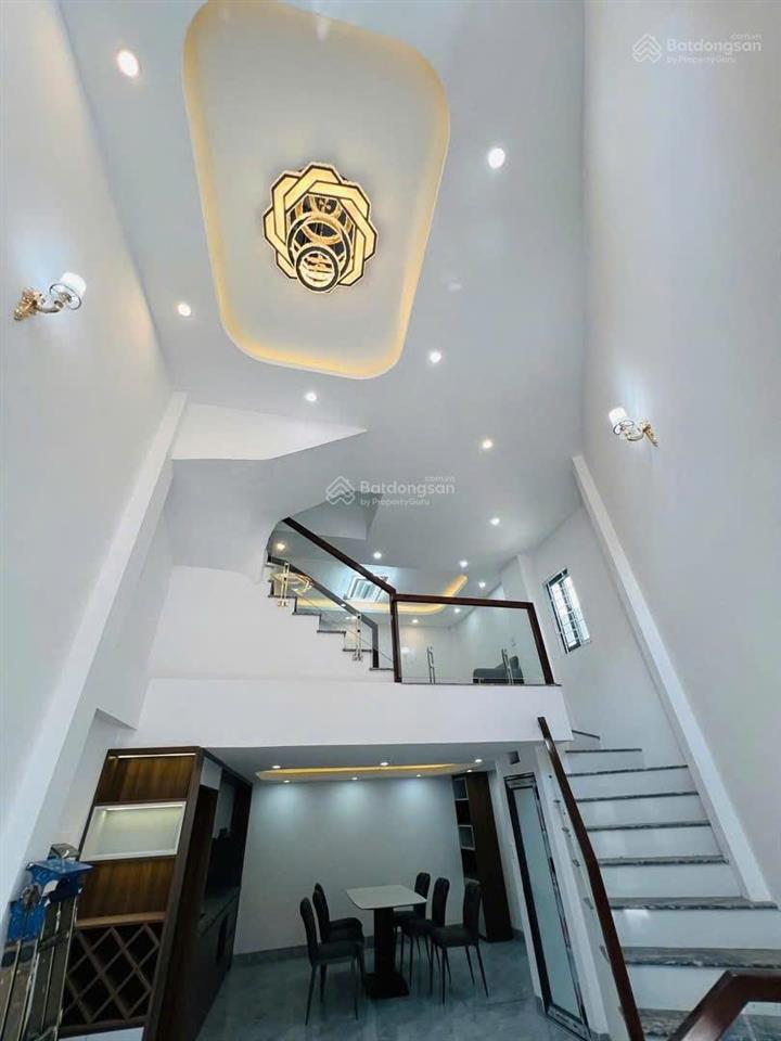 Cc gửi bán nhà cao viên, lô góc 2 thoáng, dân xây,dt42m4t giá 4ty3