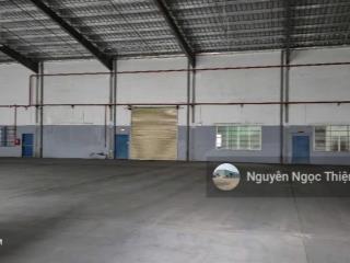 Cho thuê kho 1600m2 tại quận 9 (cạnh khu công nghệ cao)