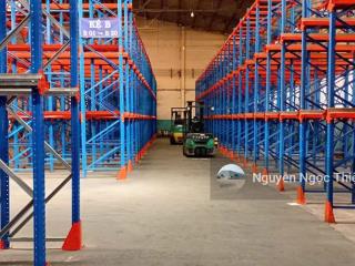 Cho thuê kho 3200m2 gần ngã tư gò dưa , quốc lộ 1a , thủ đức