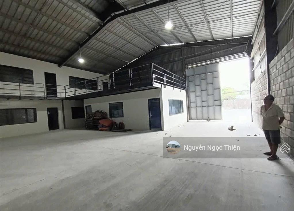 Cho thuê kho, mb 1200m2 giá 120 triệu/tháng mt nguyễn duy trinh, quận 9