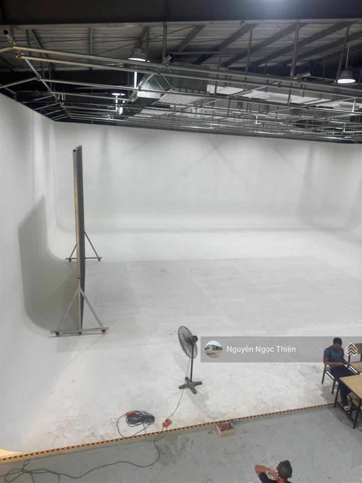 Cho thuê xưởng 800m2 trục đỗ xuân hợp , quận 9 ( giáp quận 2 )