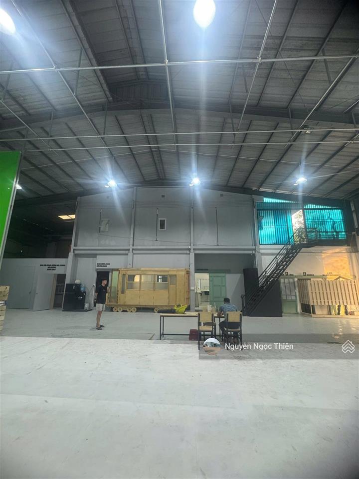 Cho thuê xưởng 800m2 trục đỗ xuân hợp , quận 9 ( giáp quận 2 )