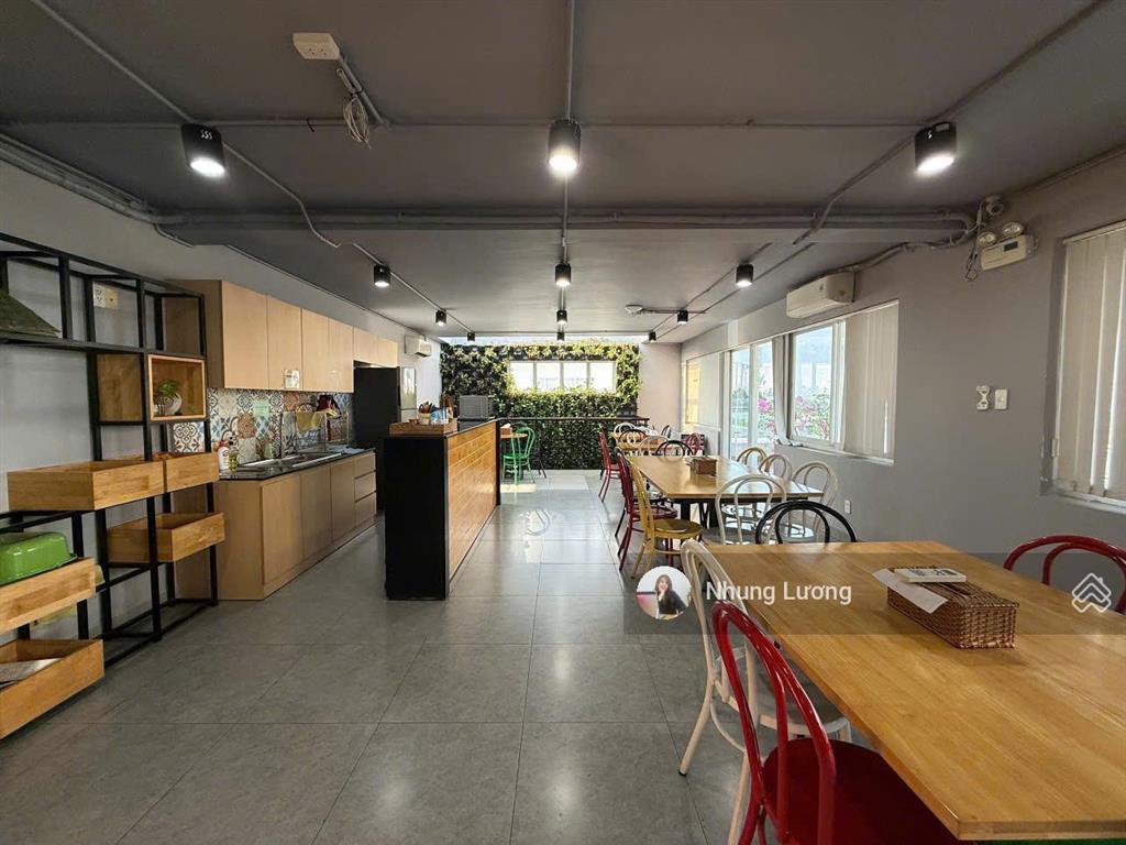 E đang giữ chìa khóa căn cho thuê tại nguyễn cơ thạch sala, 7.1m x 24m2, anh chị cần xem nhắn em ah