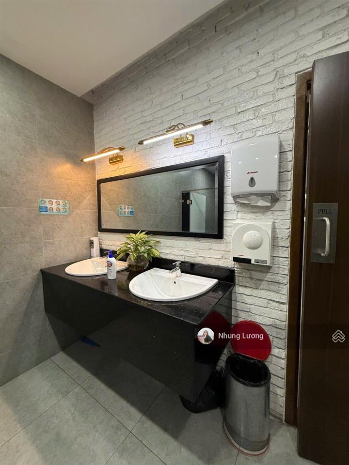 E đang giữ chìa khóa căn cho thuê tại nguyễn cơ thạch sala, 7.1m x 24m2, anh chị cần xem nhắn em ah