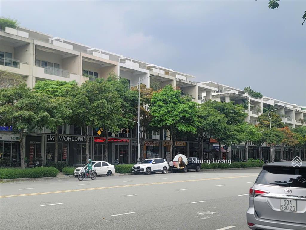 E đang giữ chìa khóa căn cho thuê tại nguyễn cơ thạch sala, 7.1m x 24m2, anh chị cần xem nhắn em ah