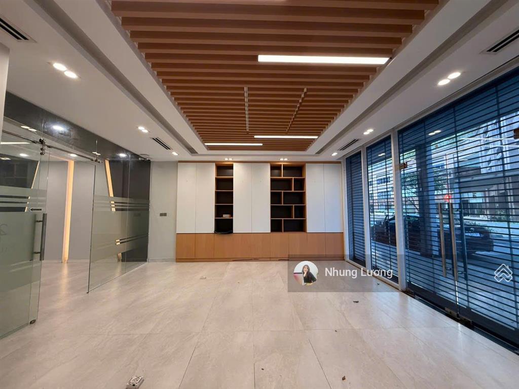 E đang giữ chìa khóa căn cho thuê tại nguyễn cơ thạch sala, 7.1m x 24m2, anh chị cần xem nhắn em ah