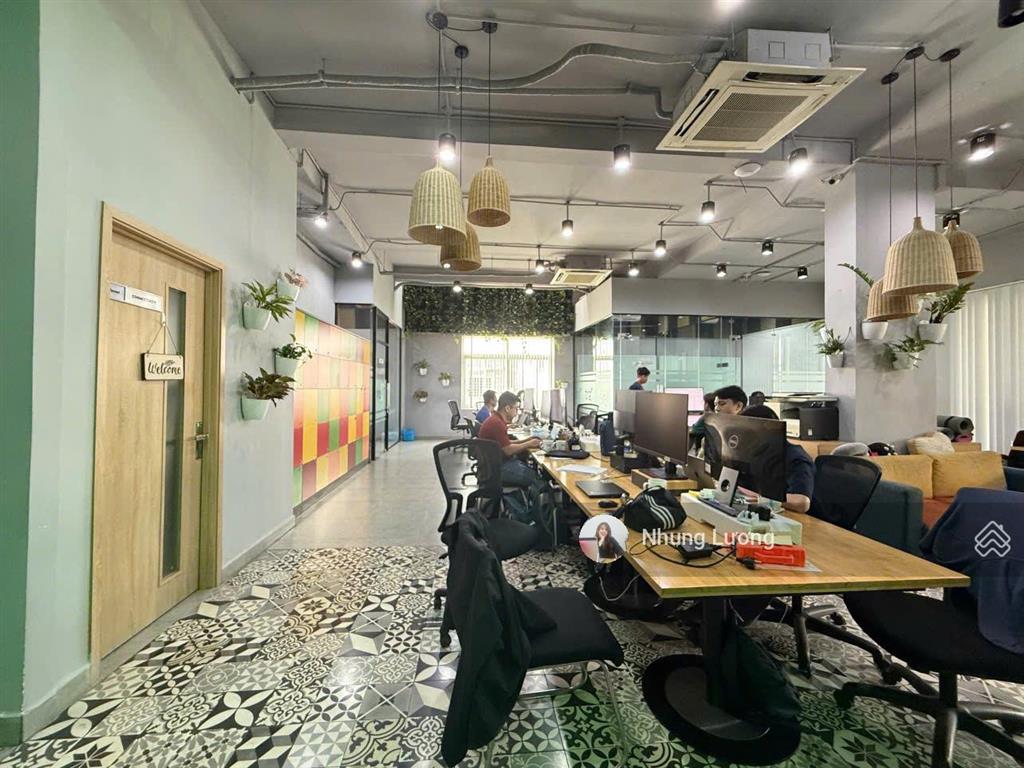 Cho thuê 1.400m2 ngay mt nguyễn cơ thạch sala,  em nhung tư vấn chi tiết 0931 490 ***