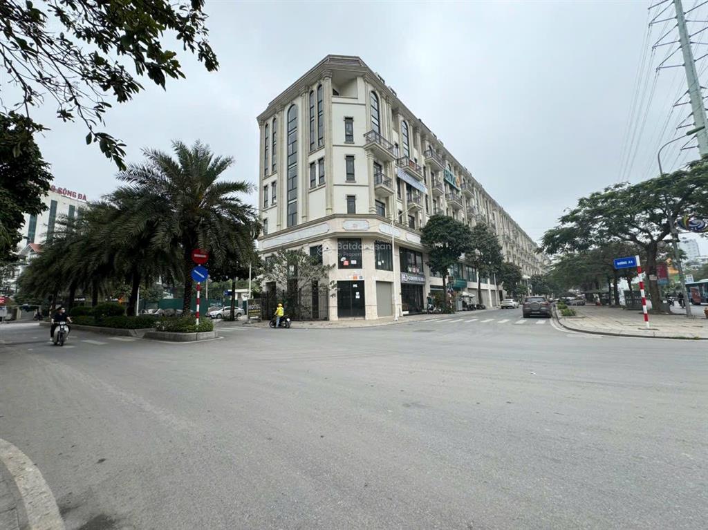 Bán gấp tòa nhà vp vạn phúc, hà đông. dt 80m2, 6 tầng full nội thất, thang máy  giá 20 tỷ