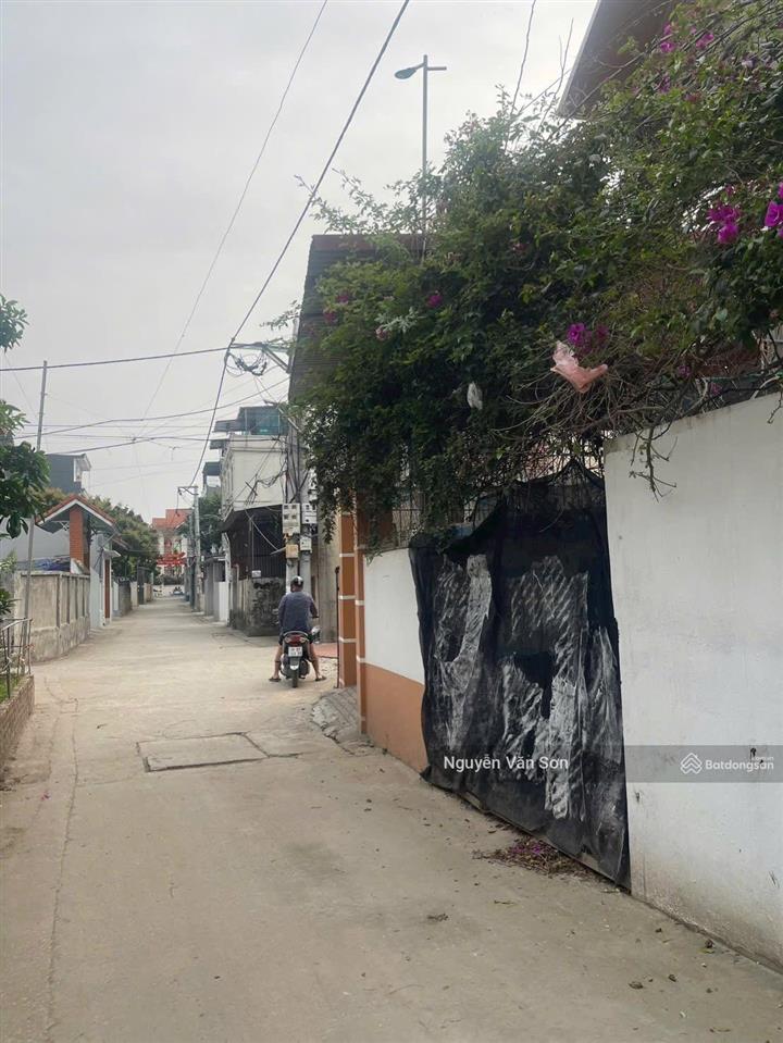 Mình chính chủ bán lô đất phụng châu, chương mỹ  dt 75m2 mặt đường lớn 2 ô tô tránh. giá hơn 5 ty