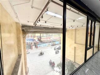 Cho thuê mặt bằng 135m2 phố đặng tiến đông