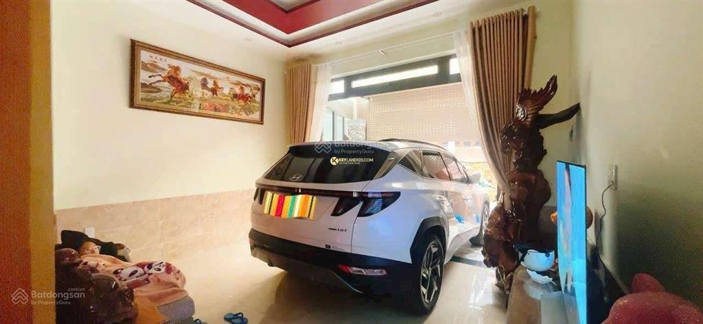 Nhà 3 tầng, mặt phố, đường ô tô phan đình phùng, 64m2, có kết cấu, cần bán ngay