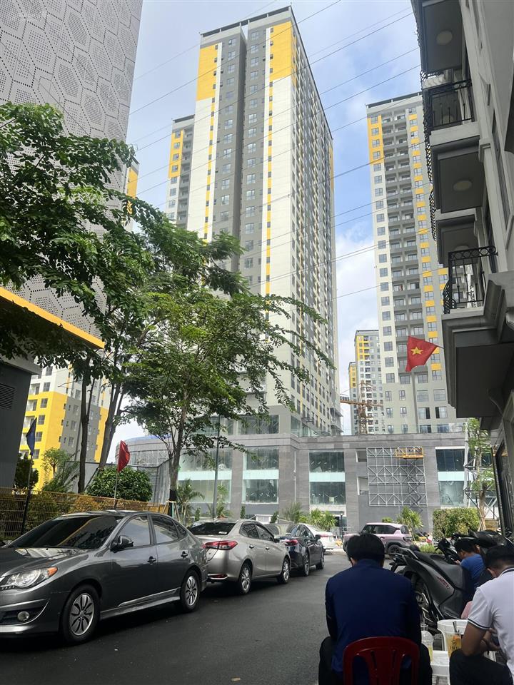 Cần bán shop khu bcons city tháp sapphire và emerald giá 5.2 tỷ vốn 1.1 tỷ mua trực tiếp bcons