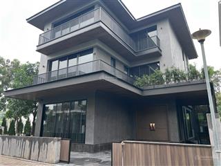 Bán gấp siêu biệt thự bt5 lakeside splendora hoàn thiện siêu sang có thang máy