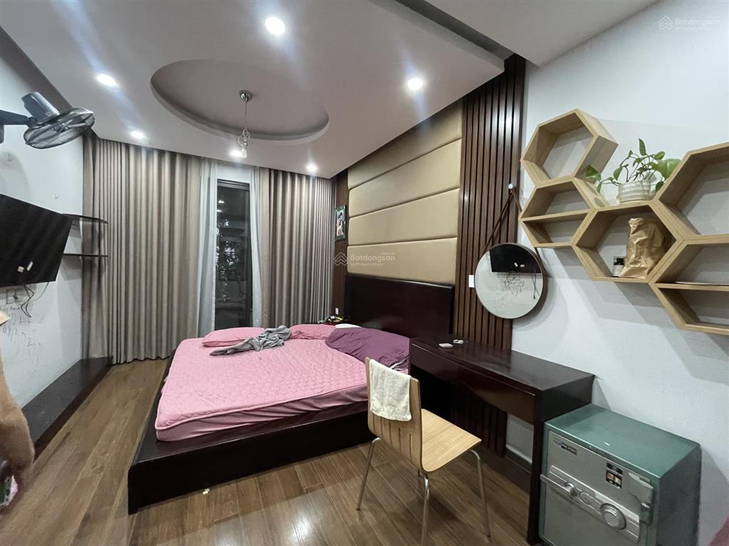 Cho thuê biệt thự xinh đẹp 130m2 đủ đồ giá chỉ bằng căn liền kề tại vinhomes thăng long