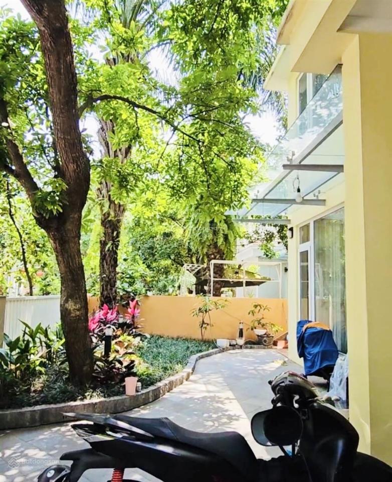 Cuộc sống yên tĩnh cùng căn biệt thự sân vườn tại việt hưng, dt 209m2, mt 11m, nhiều cây thoáng mát
