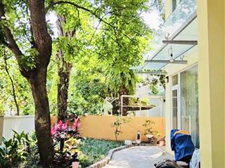 Cuộc sống yên tĩnh cùng căn biệt thự sân vườn tại việt hưng, dt 209m2, mt 11m, nhiều cây thoáng mát