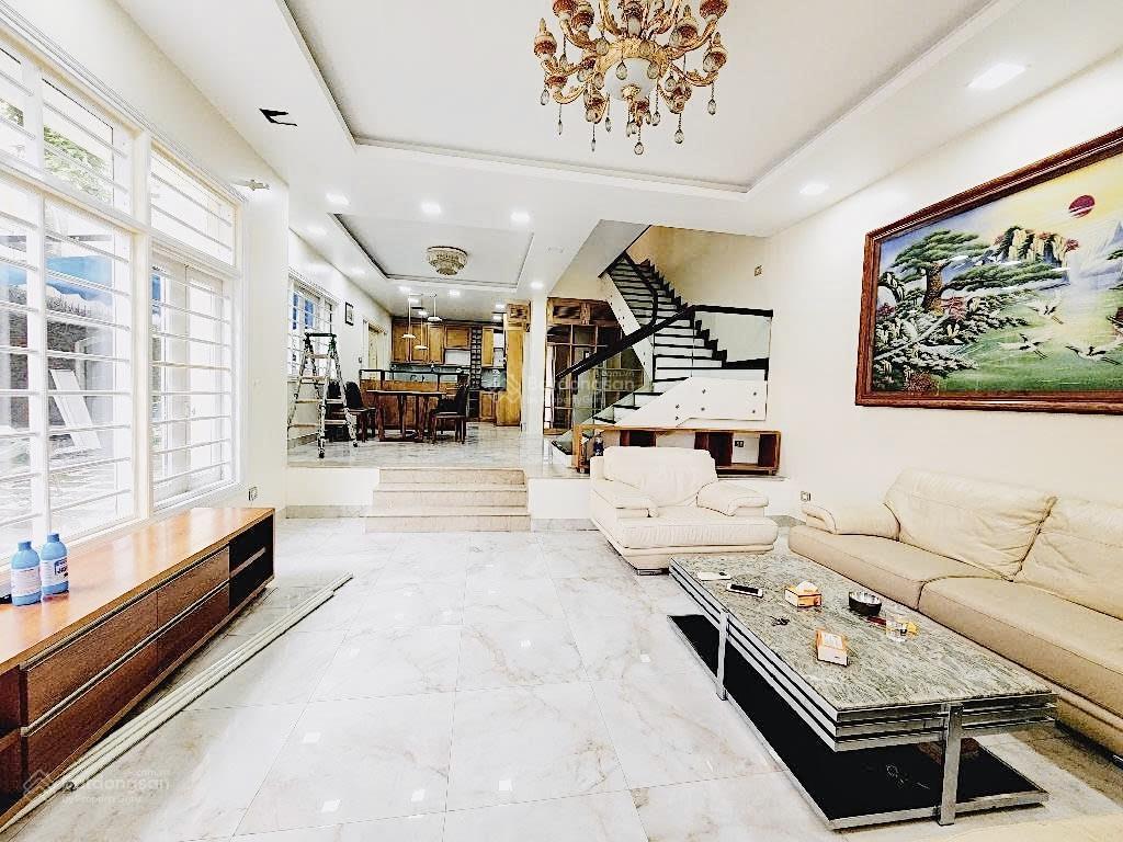 Hiếm! giá đầu tư. bán biệt thự việt hưng, dt 221m2 x 11m. giá 51 tỷ. sân vườn, vỉa hè, ô tô đỗ