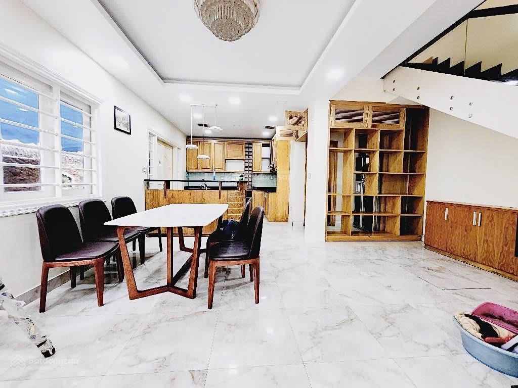 Hiếm! giá đầu tư. bán biệt thự việt hưng, dt 221m2 x 11m. giá 51 tỷ. sân vườn, vỉa hè, ô tô đỗ